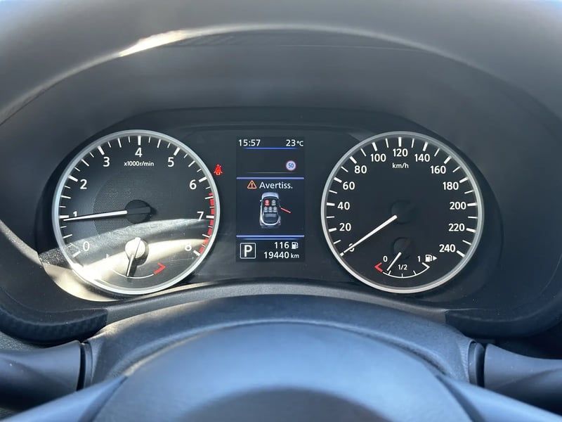 Photo de la voiture NISSAN JUKE 2023 DIG-T 114 DCT7 Acenta