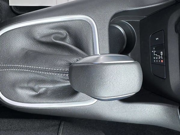 Photo de la voiture CITROEN C3 PureTech 110 S&S EAT6 Shine Pack