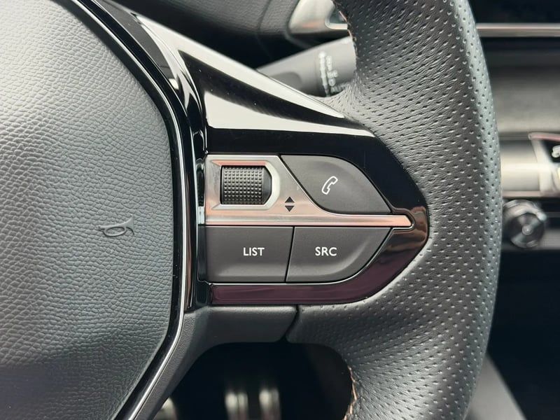 Photo de la voiture PEUGEOT 3008 PureTech 130ch S&S BVM6 GT