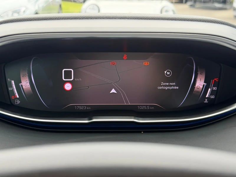 Photo de la voiture PEUGEOT 3008 PureTech 130ch S&S BVM6 GT