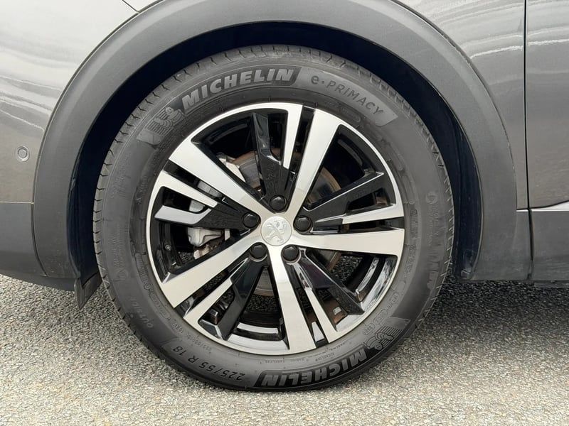 Photo de la voiture PEUGEOT 3008 PureTech 130ch S&S BVM6 GT