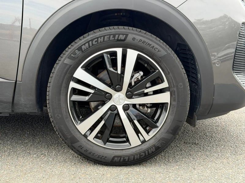 Photo de la voiture PEUGEOT 3008 PureTech 130ch S&S BVM6 GT