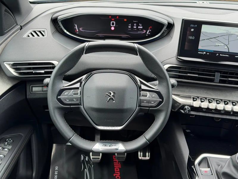Photo de la voiture PEUGEOT 3008 PureTech 130ch S&S BVM6 GT