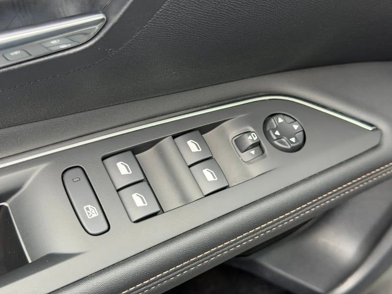 Photo de la voiture PEUGEOT 3008 PureTech 130ch S&S BVM6 GT