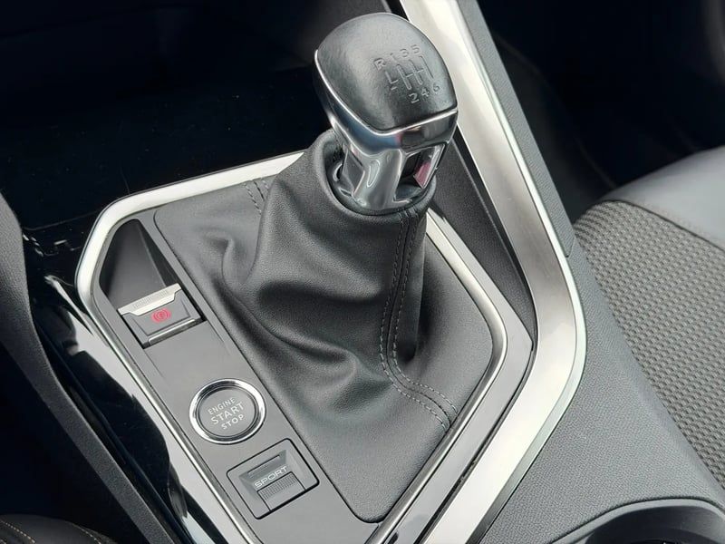 Photo de la voiture PEUGEOT 3008 PureTech 130ch S&S BVM6 GT