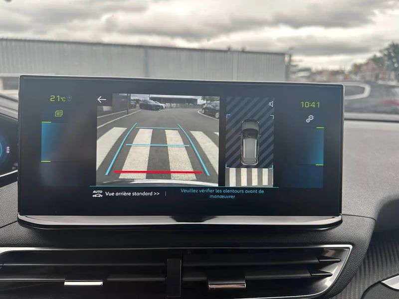 Photo de la voiture PEUGEOT 3008 Hybrid 180 e-EAT8 Allure Pack
