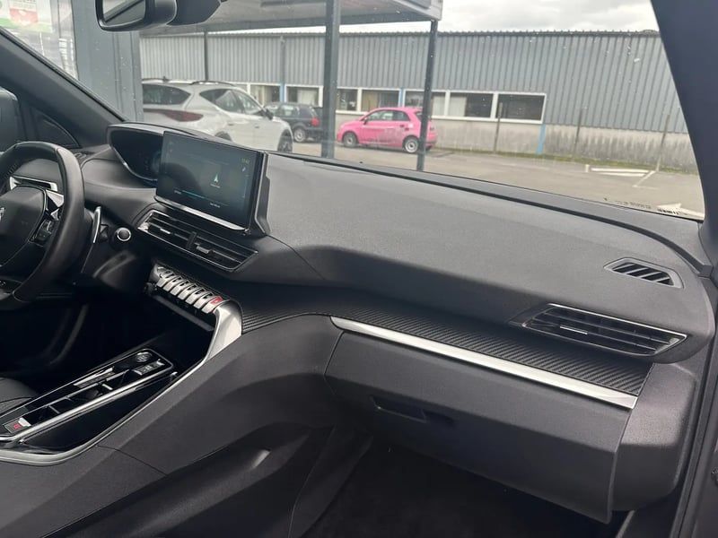 Photo de la voiture PEUGEOT 3008 Hybrid 180 e-EAT8 Allure Pack