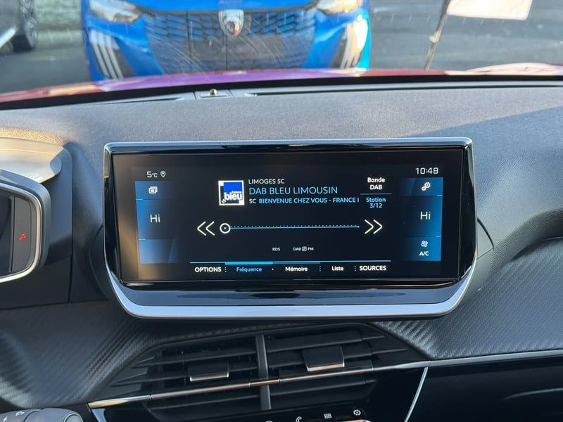 Photo de la voiture PEUGEOT 208 PureTech 100 S&S BVM6 Allure Pack