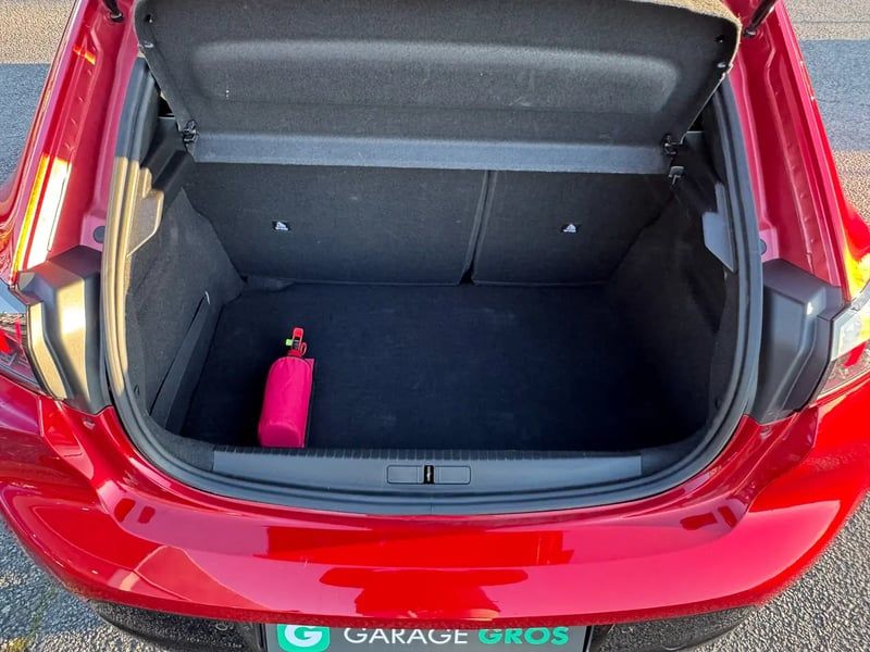 Photo de la voiture PEUGEOT 208 PureTech 100 S&S BVM6 Allure Pack