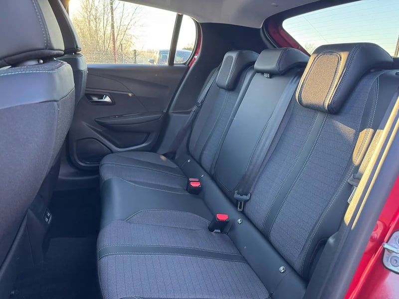 Photo de la voiture PEUGEOT 208 PureTech 100 S&S BVM6 Allure Pack