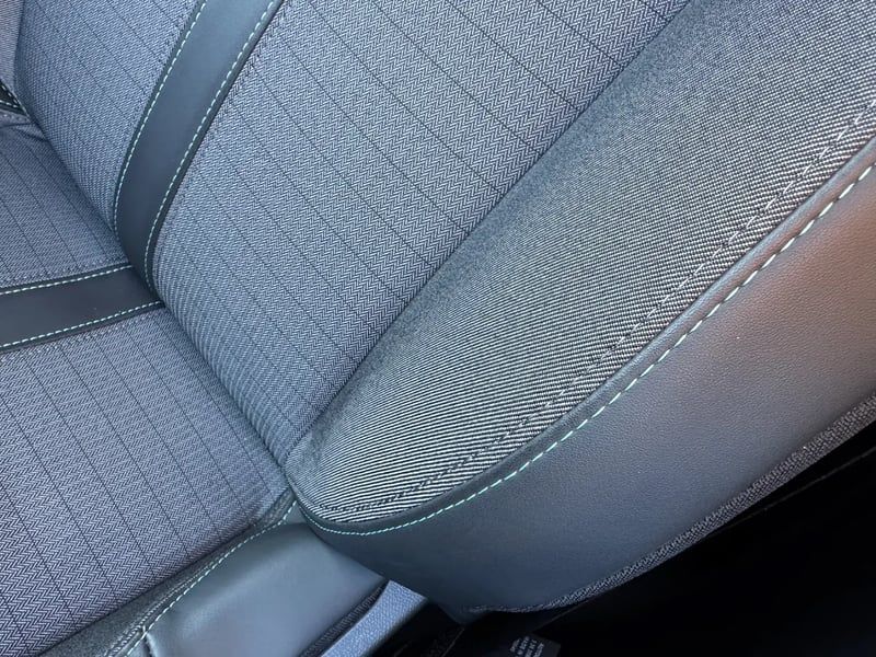 Photo de la voiture PEUGEOT 208 PureTech 100 S&S BVM6 Allure Pack