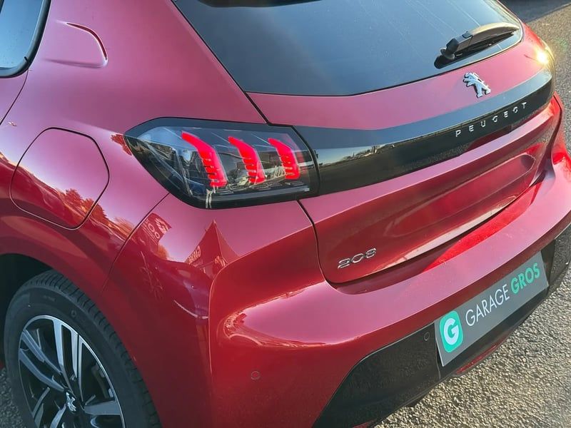 Photo de la voiture PEUGEOT 208 PureTech 100 S&S BVM6 Allure Pack