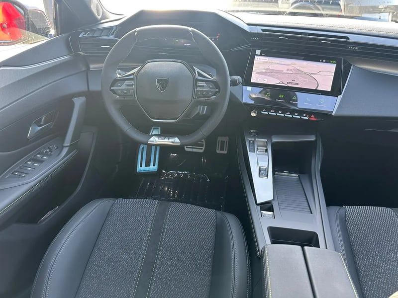 Photo de la voiture PEUGEOT 308 BlueHDi 130ch S&S EAT8 GT