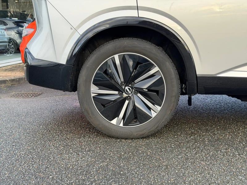 Photo de la voiture NISSAN QASHQAI Mild Hybrid 158 ch Xtronic Tekna