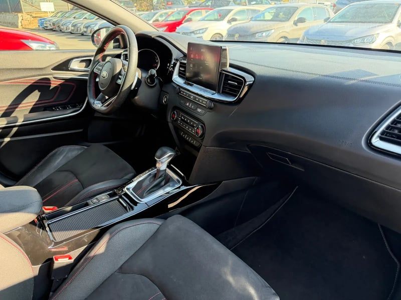 Photo de la voiture KIA PROCEED 1.6 T-GDi 204 ch ISG DCT7 GT