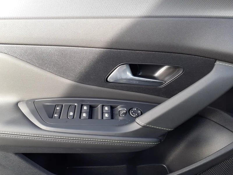 Photo de la voiture PEUGEOT 308 PHEV 225 e-EAT8 GT