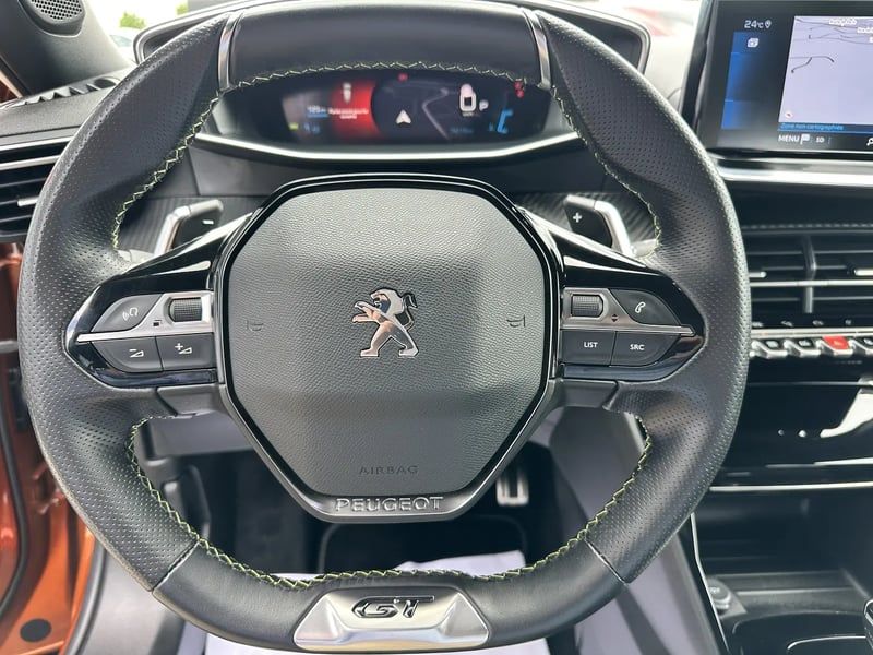 Photo de la voiture PEUGEOT 2008 PureTech 130 S&S EAT8 GT Line