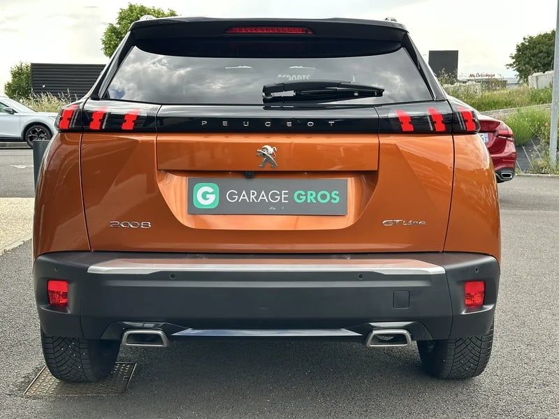 Photo de la voiture PEUGEOT 2008 PureTech 130 S&S EAT8 GT Line