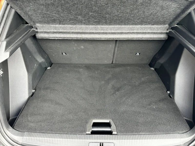 Photo de la voiture PEUGEOT 2008 PureTech 130 S&S EAT8 GT Line