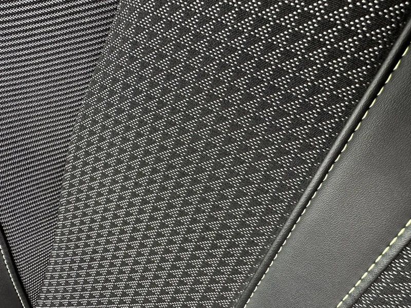 Photo de la voiture PEUGEOT 2008 PureTech 130 S&S EAT8 GT Line