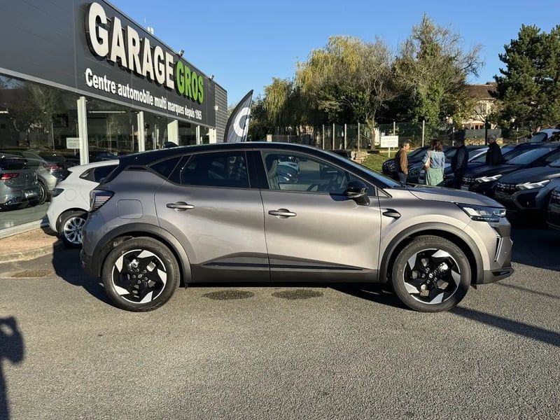 Photo de la voiture RENAULT CAPTUR E-Tech full hybrid 160 ch Techno
