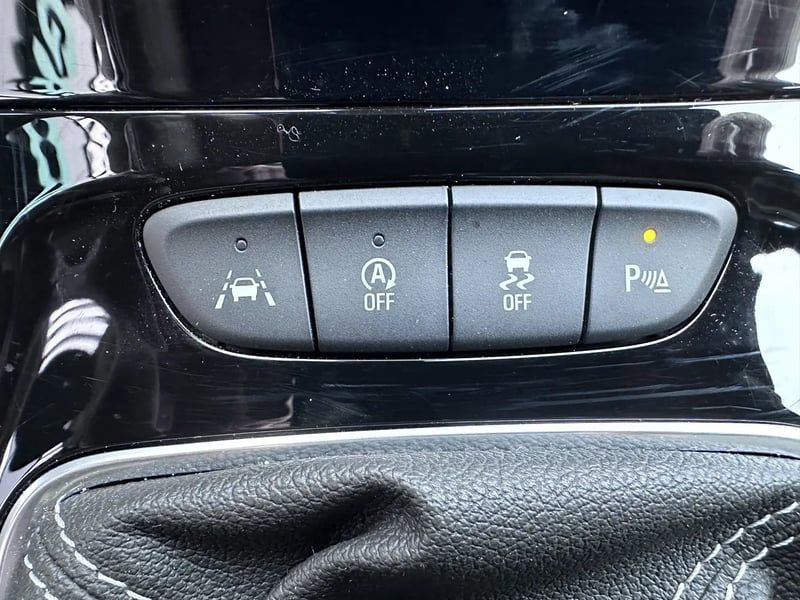 Photo de la voiture OPEL ASTRA 1.2 Turbo 145 ch BVM6 Elegance GPS - 5P