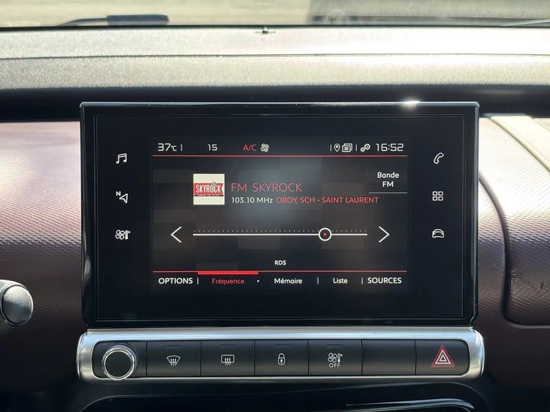 Photo de la voiture CITROEN C4 CACTUS PureTech 110 S&S EAT6 Shine