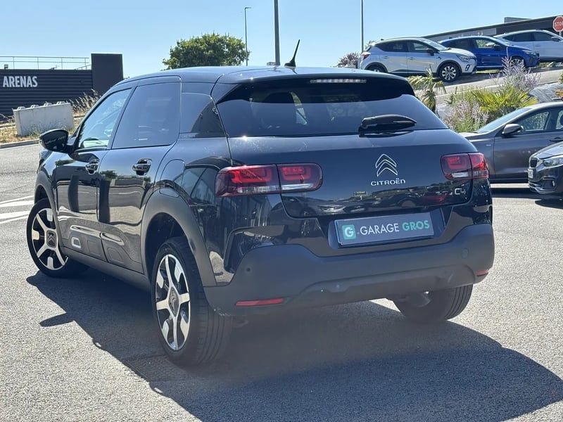 Photo de la voiture CITROEN C4 CACTUS PureTech 110 S&S EAT6 Shine