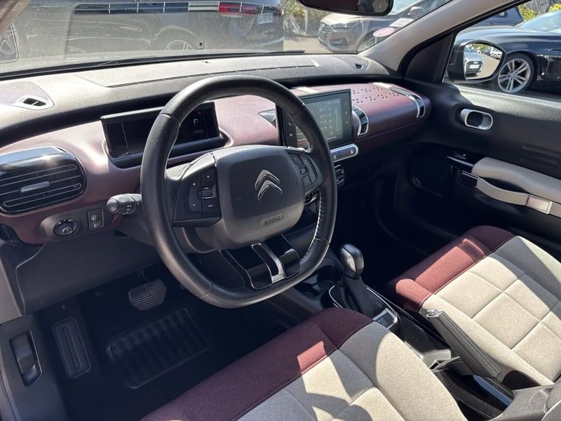 Photo de la voiture CITROEN C4 CACTUS PureTech 110 S&S EAT6 Shine