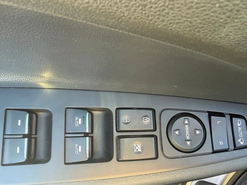 Photo de la voiture HYUNDAI TUCSON 1.6 CRDi 136 hybrid 48V DCT-7 Creative