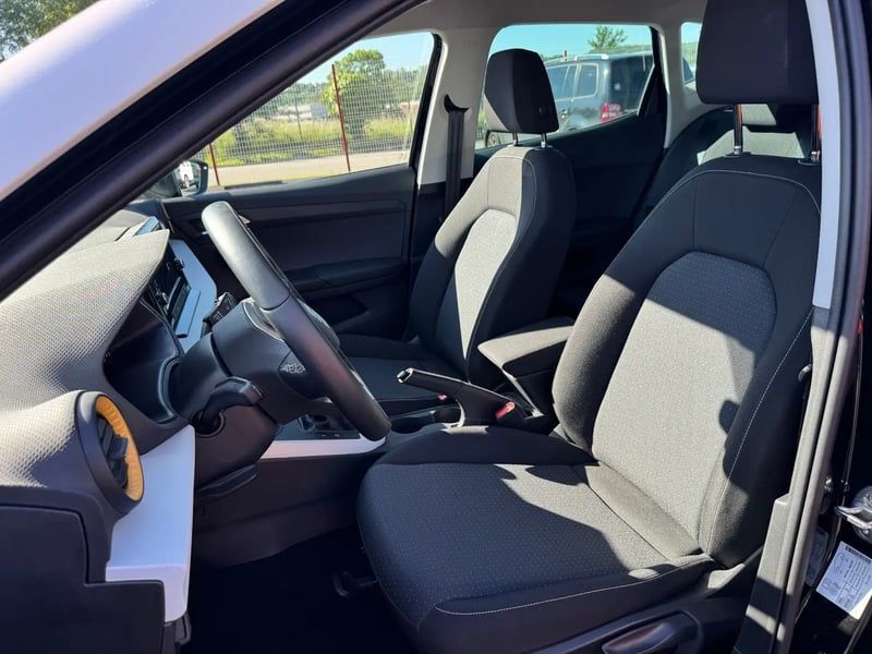 Photo de la voiture SEAT ARONA 1.0 TSI 110 ch Start/Stop BVM6 Copa
