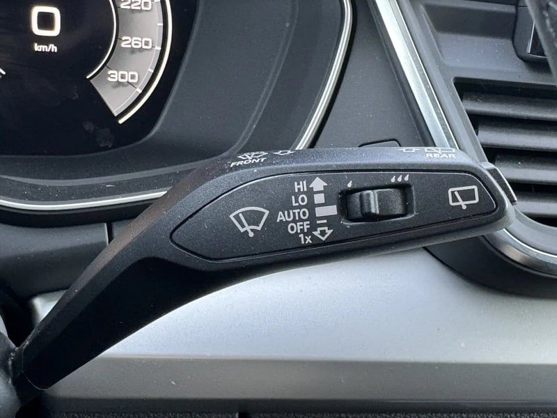 Photo de la voiture AUDI Q5 SPORTBACK 40 TDI 204 S tronic 7 Quattro Design