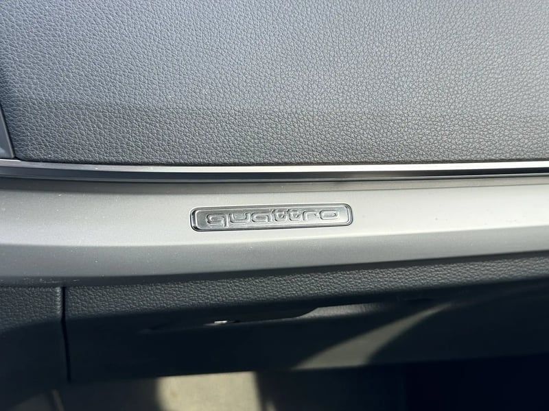 Photo de la voiture AUDI Q5 SPORTBACK 40 TDI 204 S tronic 7 Quattro Design