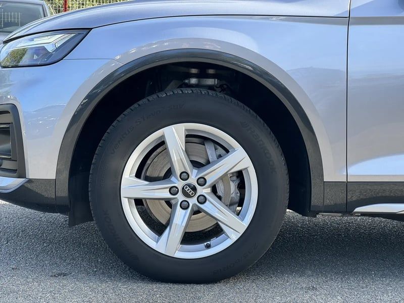 Photo de la voiture AUDI Q5 SPORTBACK 40 TDI 204 S tronic 7 Quattro Design