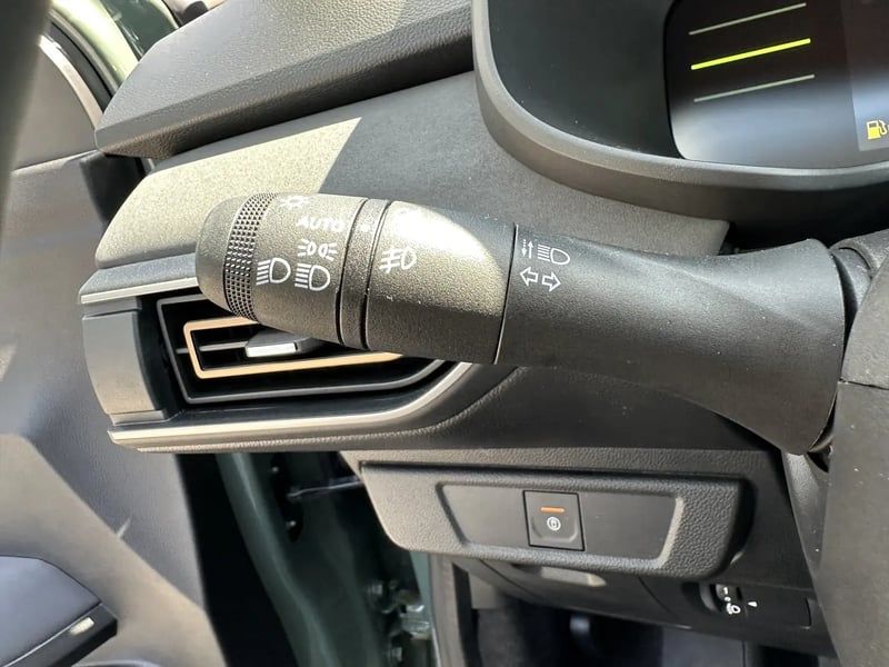 Photo de la voiture DACIA JOGGER Hybrid 140 7 places GSR2 Extreme