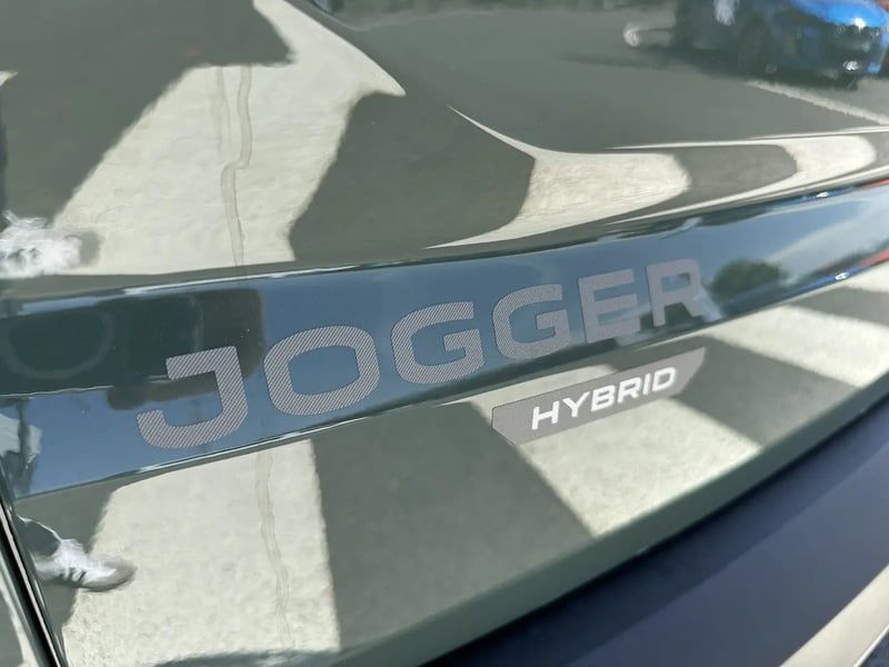 Photo de la voiture DACIA JOGGER Hybrid 140 7 places GSR2 Extreme