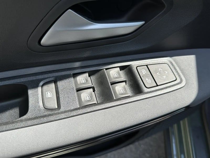 Photo de la voiture DACIA JOGGER Hybrid 140 7 places GSR2 Extreme