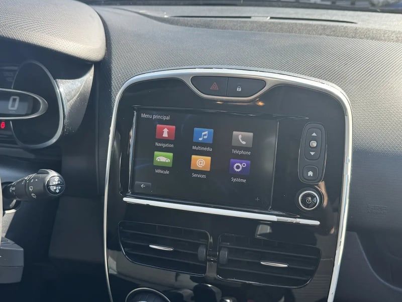 Photo de la voiture RENAULT CLIO IV ESTATE Estate IV dCi 90 Energy Intens