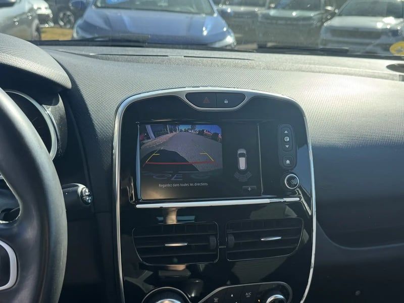 Photo de la voiture RENAULT CLIO IV ESTATE Estate IV dCi 90 Energy Intens