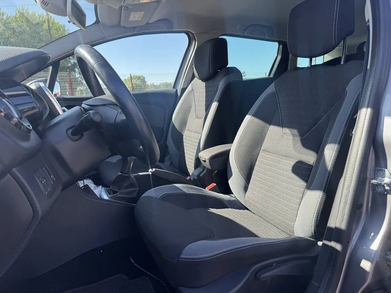 Photo de la voiture RENAULT CLIO IV ESTATE Estate IV dCi 90 Energy Intens