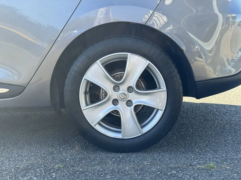 Photo de la voiture RENAULT CLIO IV ESTATE Estate IV dCi 90 Energy Intens