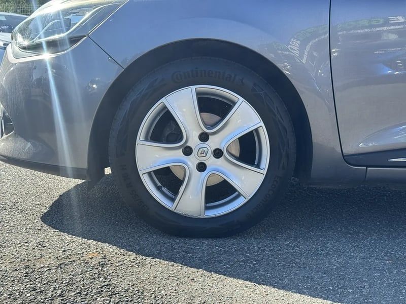 Photo de la voiture RENAULT CLIO IV ESTATE Estate IV dCi 90 Energy Intens