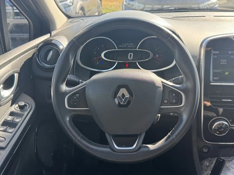 Photo de la voiture RENAULT CLIO IV ESTATE Estate IV dCi 90 Energy Intens