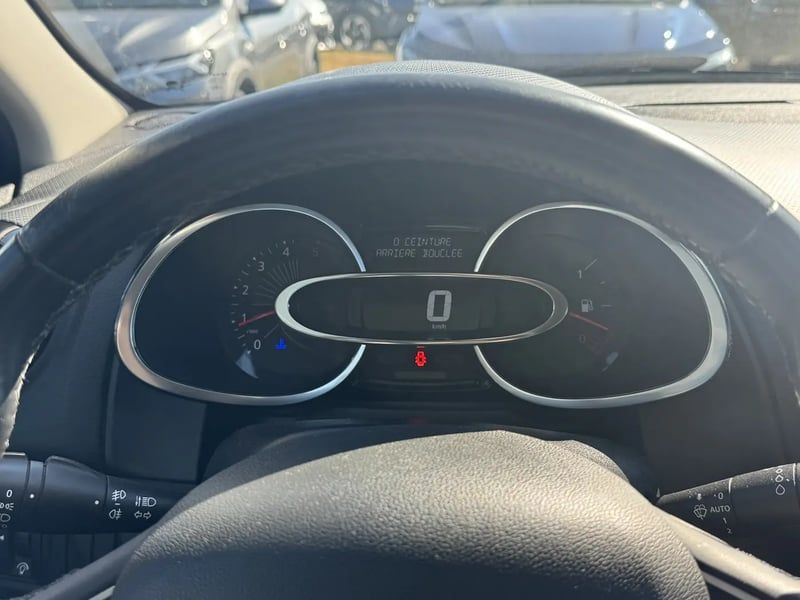 Photo de la voiture RENAULT CLIO IV ESTATE Estate IV dCi 90 Energy Intens