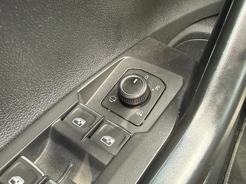 Photo de la voiture VOLKSWAGEN TAIGO 1.0 TSI 116 DSG7 R-Line