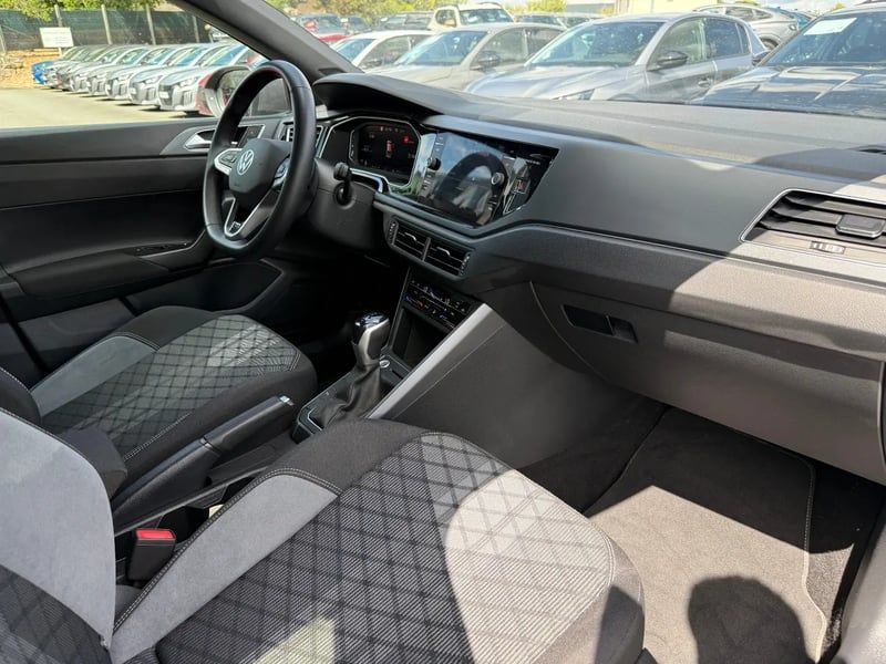 Photo de la voiture VOLKSWAGEN TAIGO 1.0 TSI 116 DSG7 R-Line
