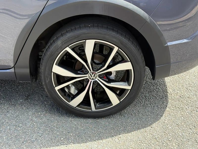 Photo de la voiture VOLKSWAGEN TAIGO 1.0 TSI 116 DSG7 R-Line