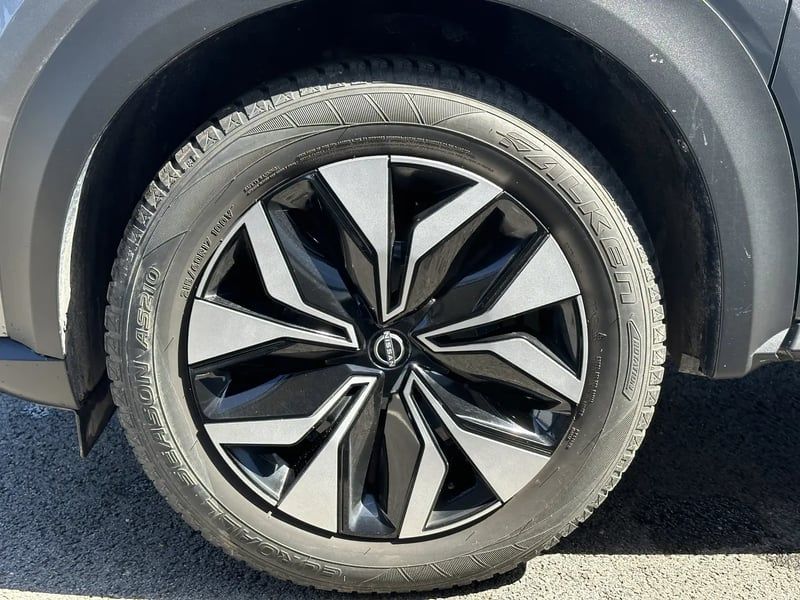 Photo de la voiture NISSAN JUKE 2023.5 DIG-T 114 DCT7 Acenta