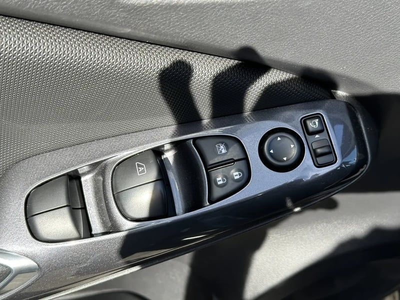 Photo de la voiture NISSAN JUKE 2023.5 DIG-T 114 DCT7 Acenta