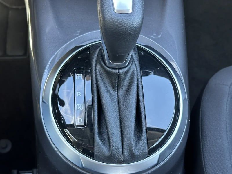 Photo de la voiture NISSAN JUKE 2023.5 DIG-T 114 DCT7 Acenta